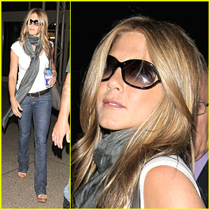 Jennifer Aniston, LAC Saturday June 22, 2008, off to parts unknown